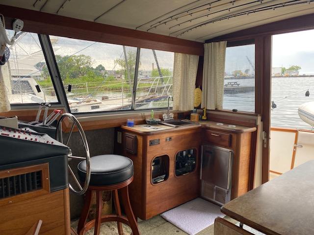 1985 Bayliner 3870 Motoryacht Cruiser For Sale - Yachtworld