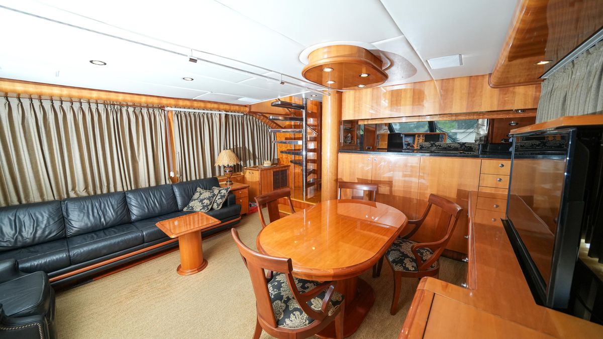 2002 Queenship 70 