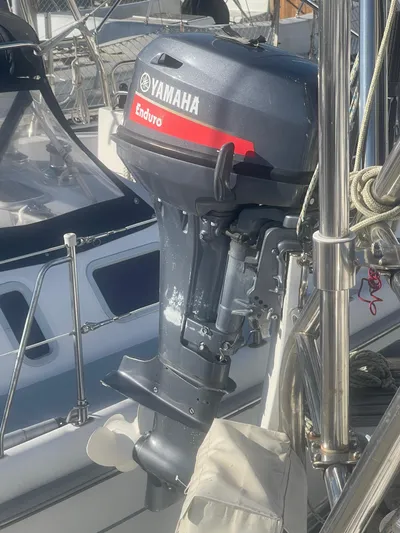 Argo Yacht Photos Pics Yamaha Enduro outboard motor mounted on 2004 Hunter 44 DS Deck Salon sailboat.