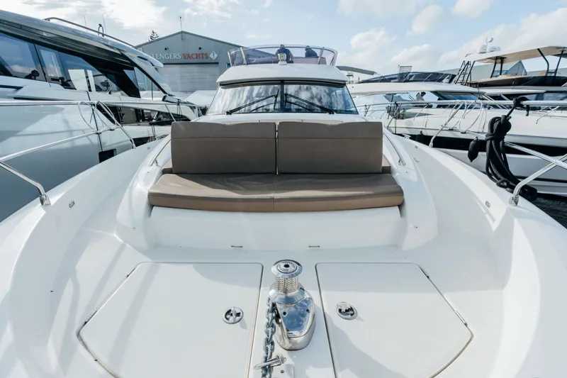 550 Fly Yacht Photos Pics 