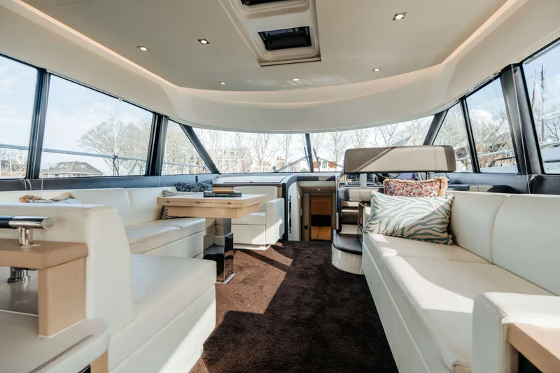 550 Fly Yacht Photos Pics 