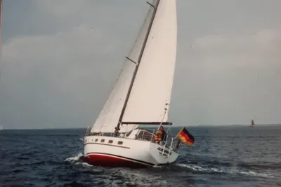 1983 Hartley Golden Cowrie 37