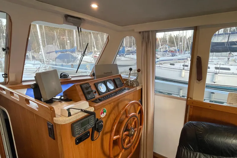 Andiamo Avanti Yacht Photos Pics 