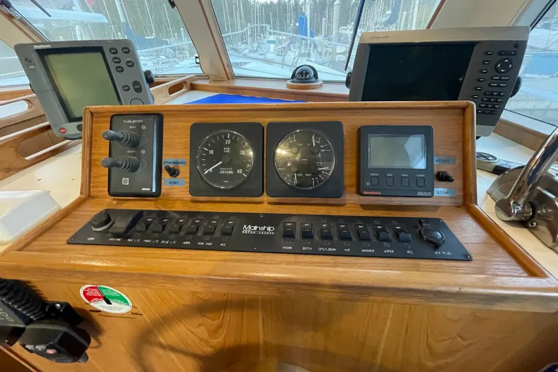 Andiamo Avanti Yacht Photos Pics 