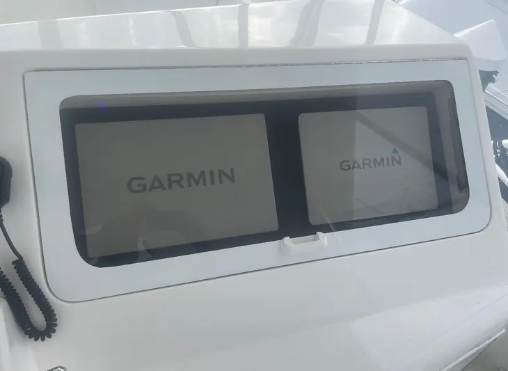  Yacht Photos Pics Garmin navigation screens on 2005 Ocean Yachts 46 Super Sport boat.