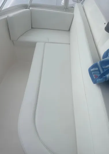  Yacht Photos Pics White seating area on a 2005 Ocean Yachts 46 Super Sport boat.