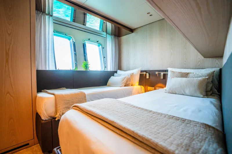 Sx112 Yacht Photos Pics 