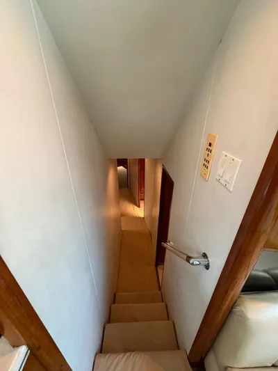  Yacht Photos Pics Interior stairs of 1998 Viking 58 Convertible yacht