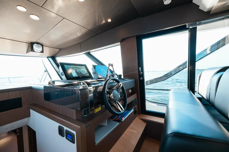 X60 Yacht Photos Pics 