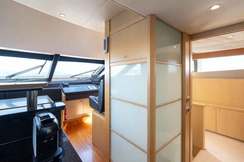 85 Yacht Photos Pics 