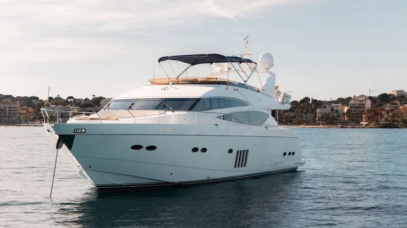 85 Yacht Photos Pics 