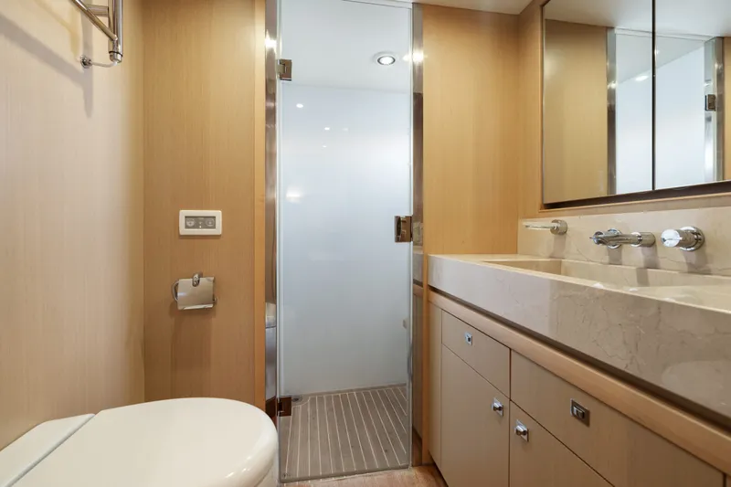 85 Yacht Photos Pics 