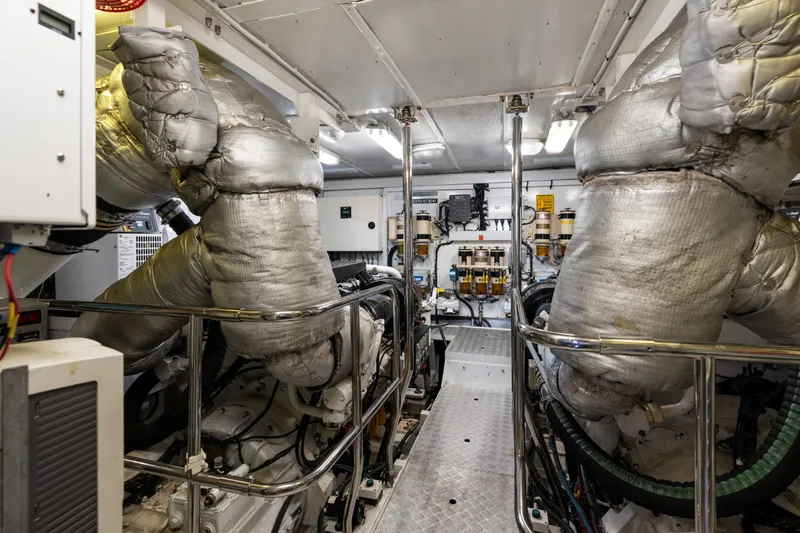 85 Yacht Photos Pics 