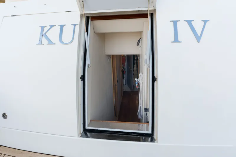 85 Yacht Photos Pics 