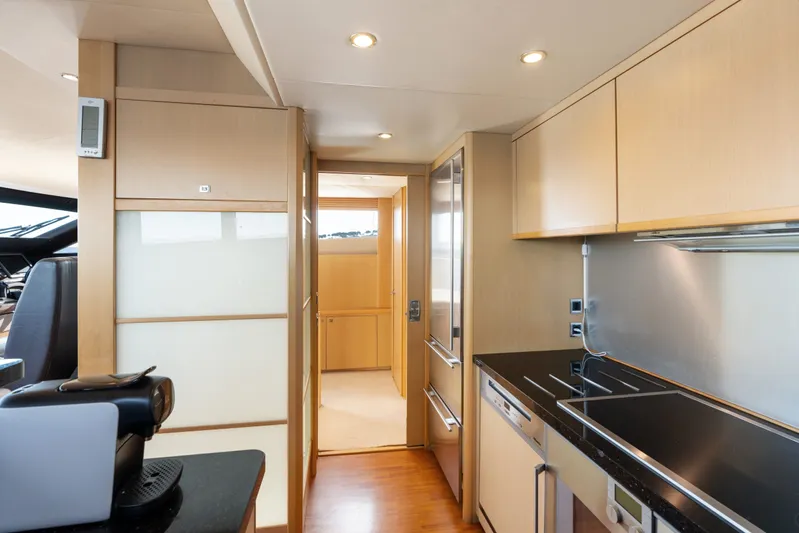 85 Yacht Photos Pics 