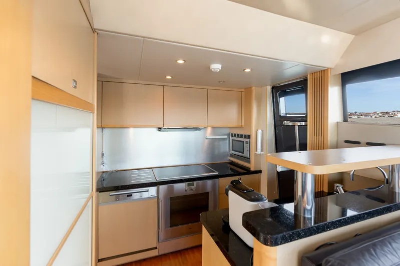 85 Yacht Photos Pics 