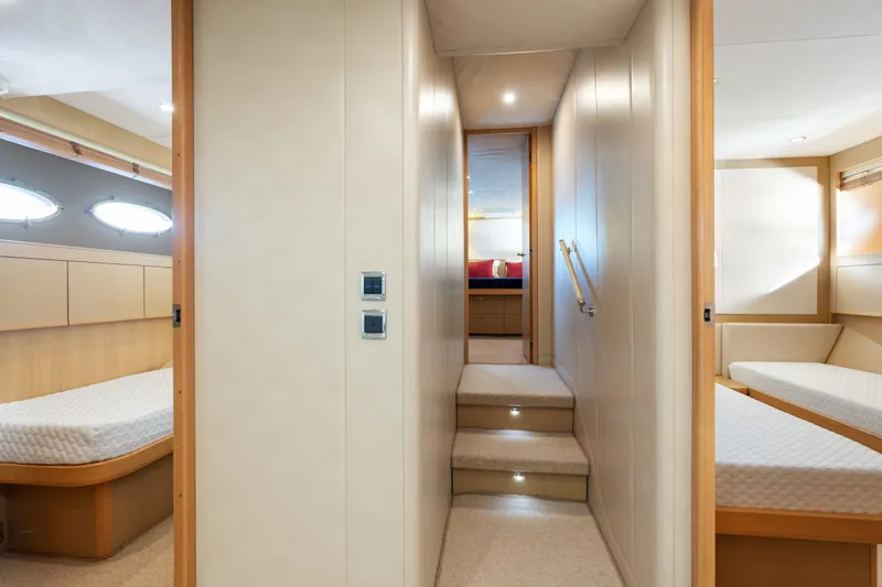 85 Yacht Photos Pics 