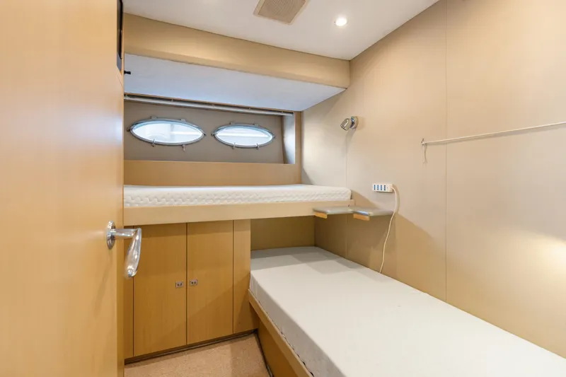 85 Yacht Photos Pics 