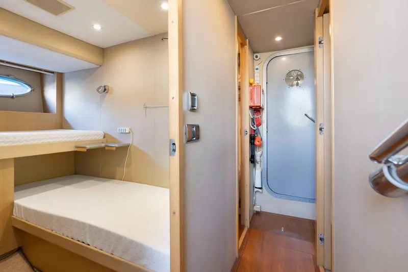 85 Yacht Photos Pics 