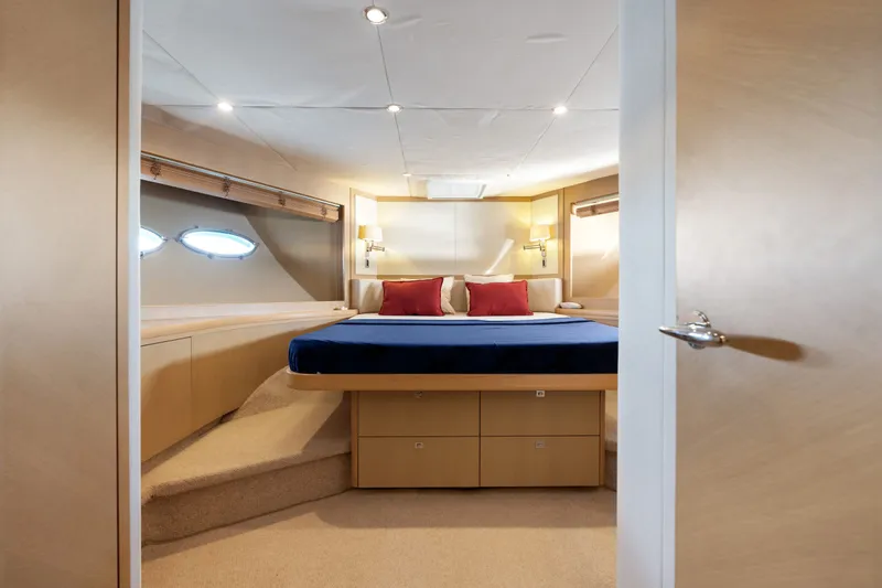 85 Yacht Photos Pics 