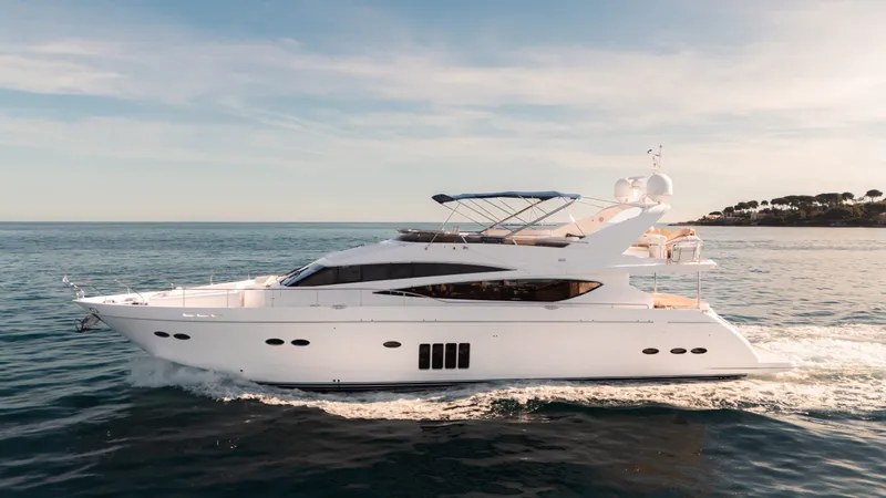 85 Yacht Photos Pics 