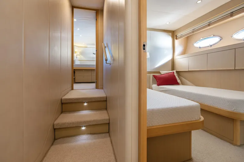 85 Yacht Photos Pics 