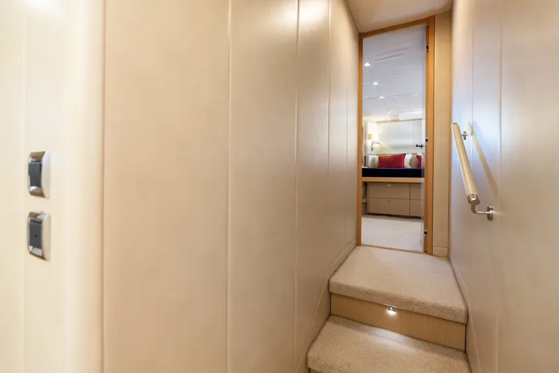 85 Yacht Photos Pics 