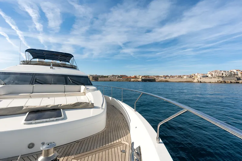 85 Yacht Photos Pics 