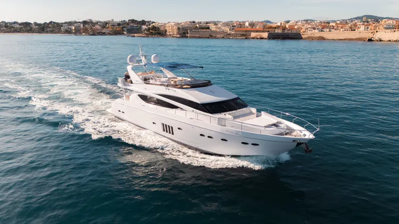 85 Yacht Photos Pics 