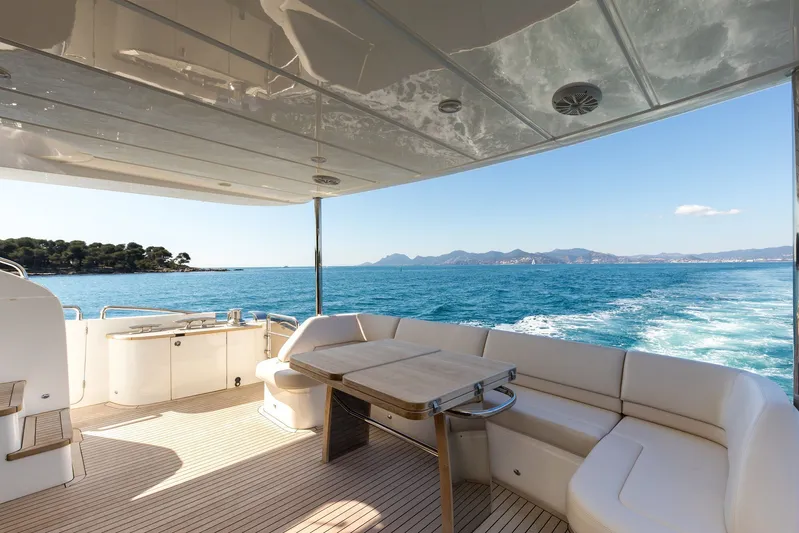 85 Yacht Photos Pics 