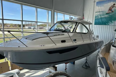 Pursuit OS 325 Offshore
