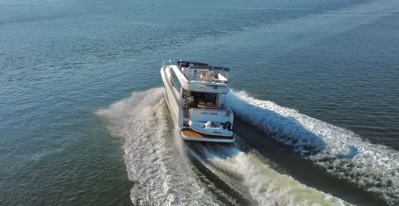 590 Flybridge Yacht Photos Pics 