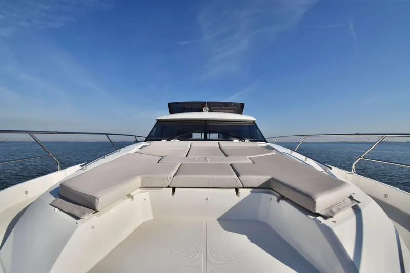 590 Flybridge Yacht Photos Pics 