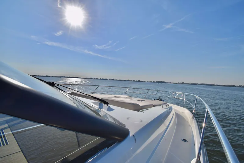 590 Flybridge Yacht Photos Pics 