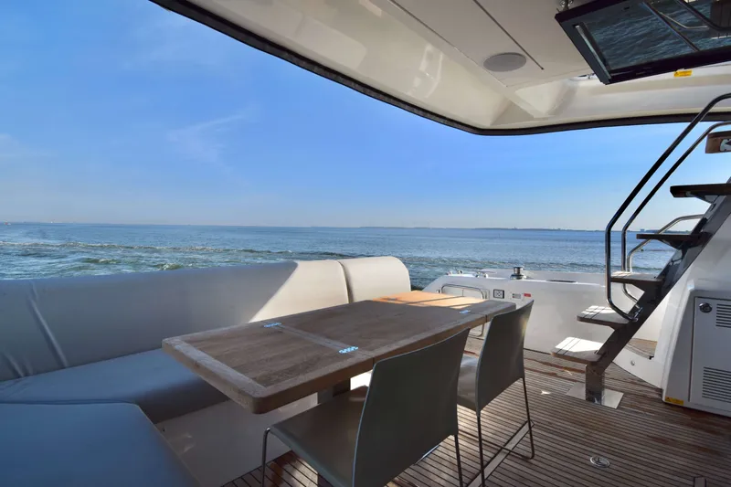 590 Flybridge Yacht Photos Pics 