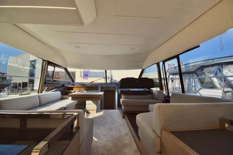 590 Flybridge Yacht Photos Pics 