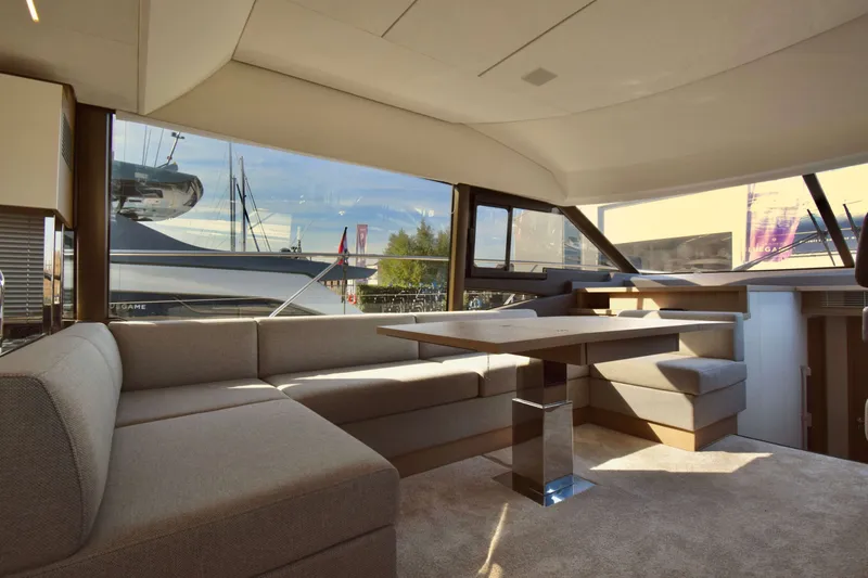 590 Flybridge Yacht Photos Pics 