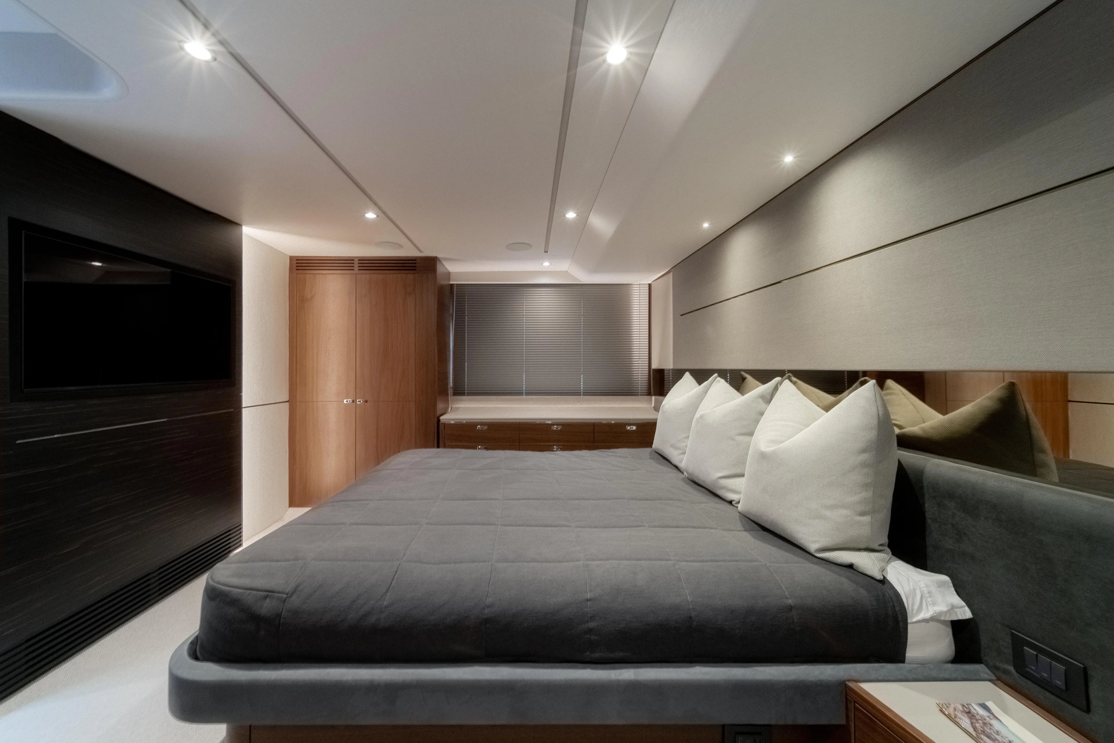 Basecamp Yacht Photos Pics 