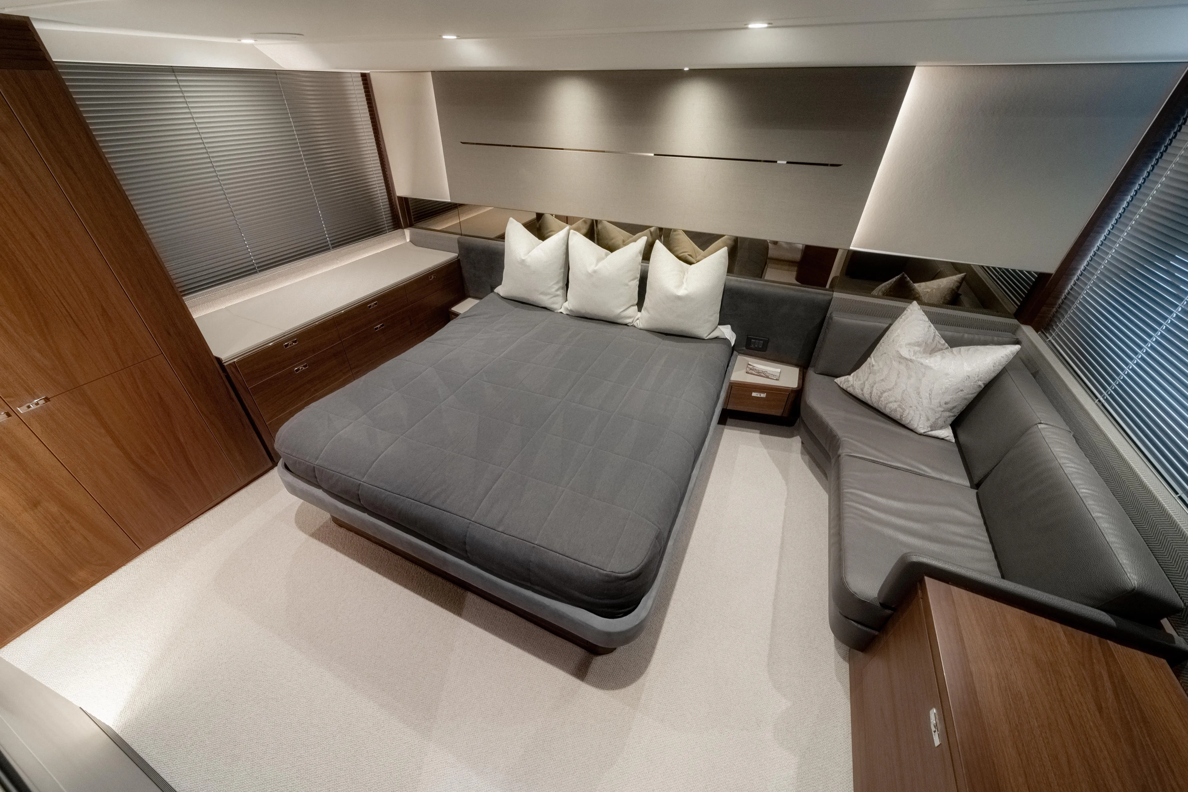 Basecamp Yacht Photos Pics 