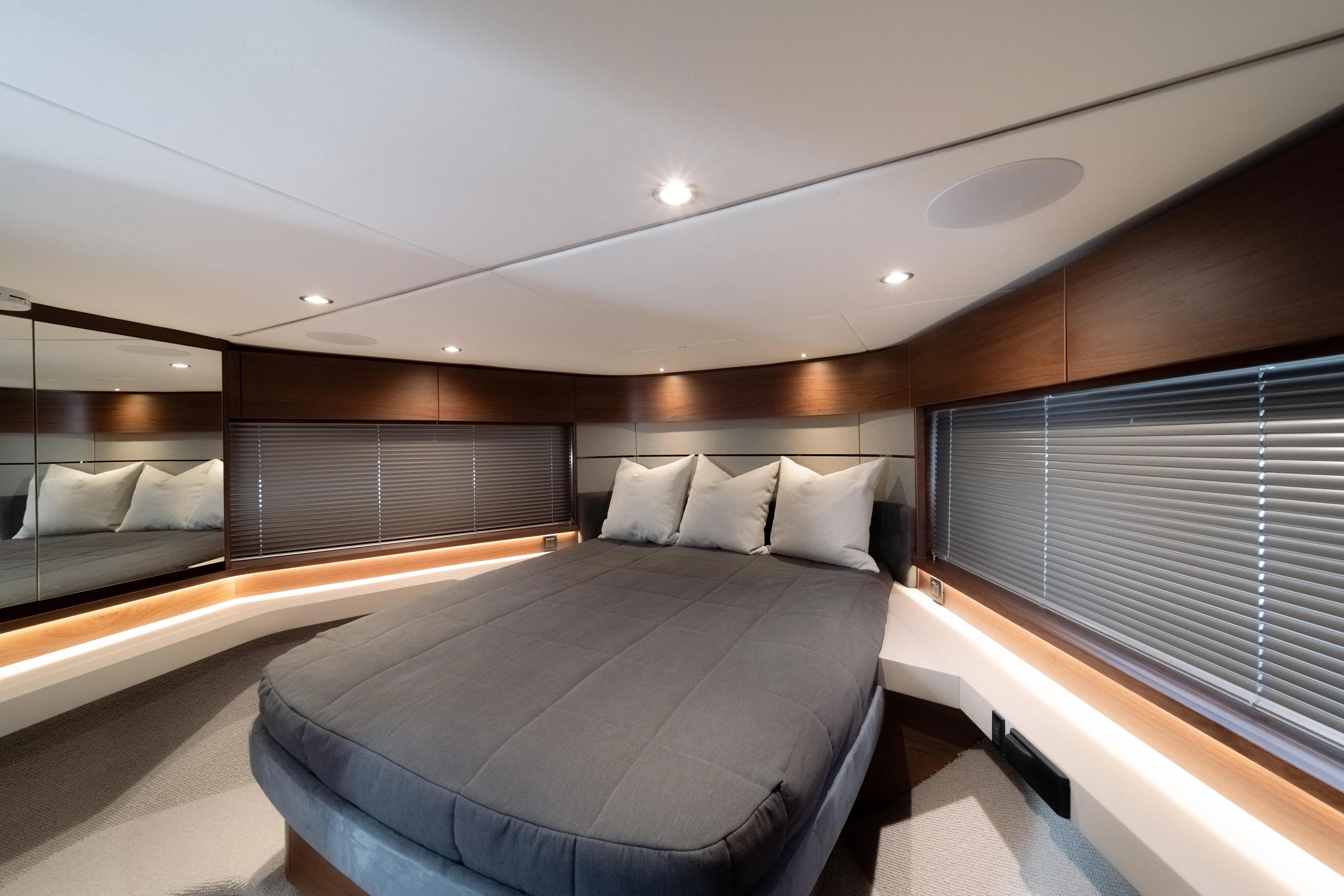 Basecamp Yacht Photos Pics 