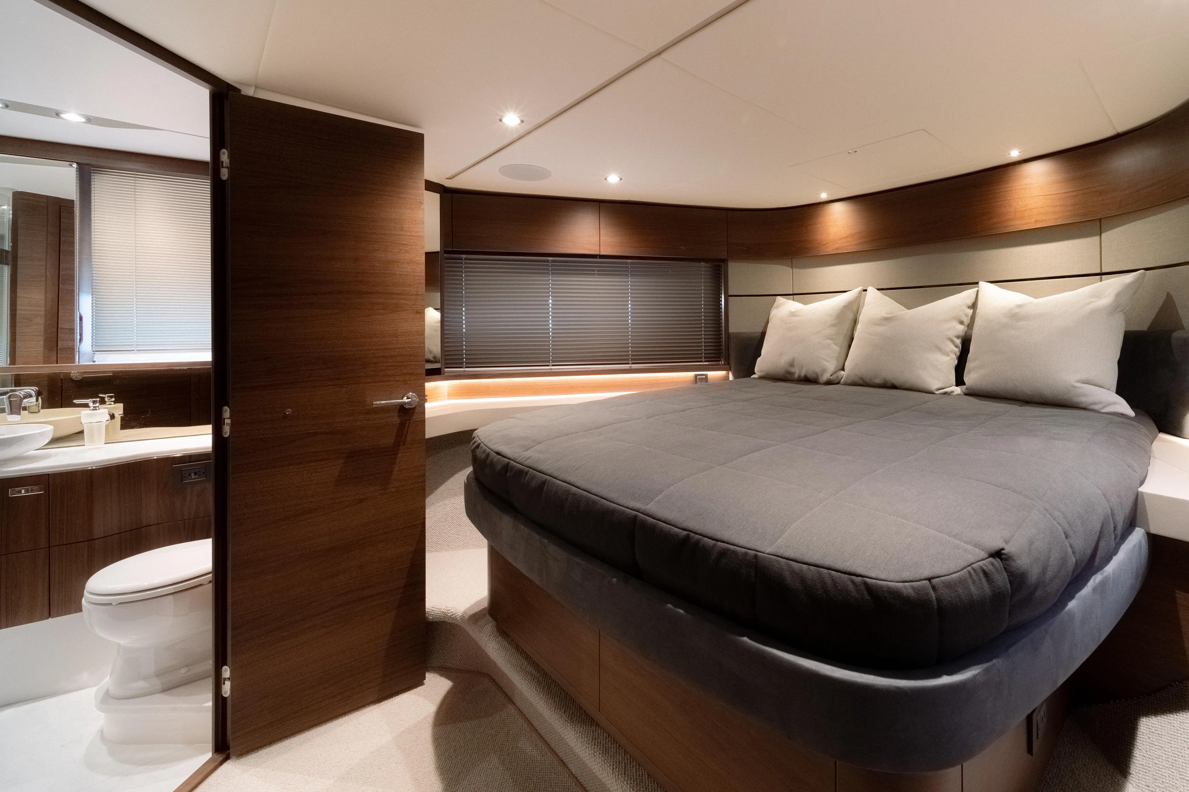 Basecamp Yacht Photos Pics 