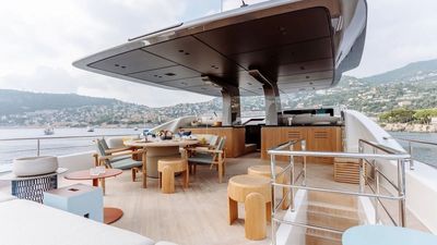 Yacht
