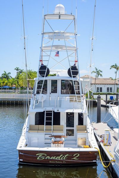 2001 Hatteras 60 enclosed bridge