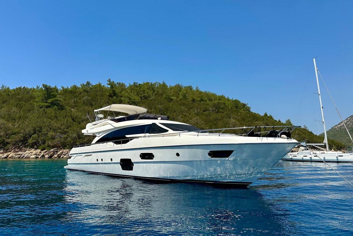 2013 Ferretti Yachts 69 