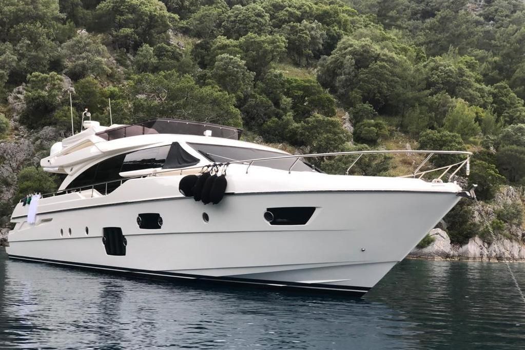 2013 Ferretti Yachts 69 