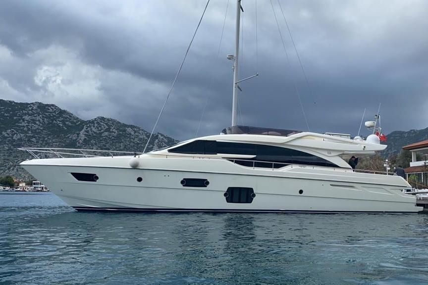 2013 Ferretti Yachts 69 