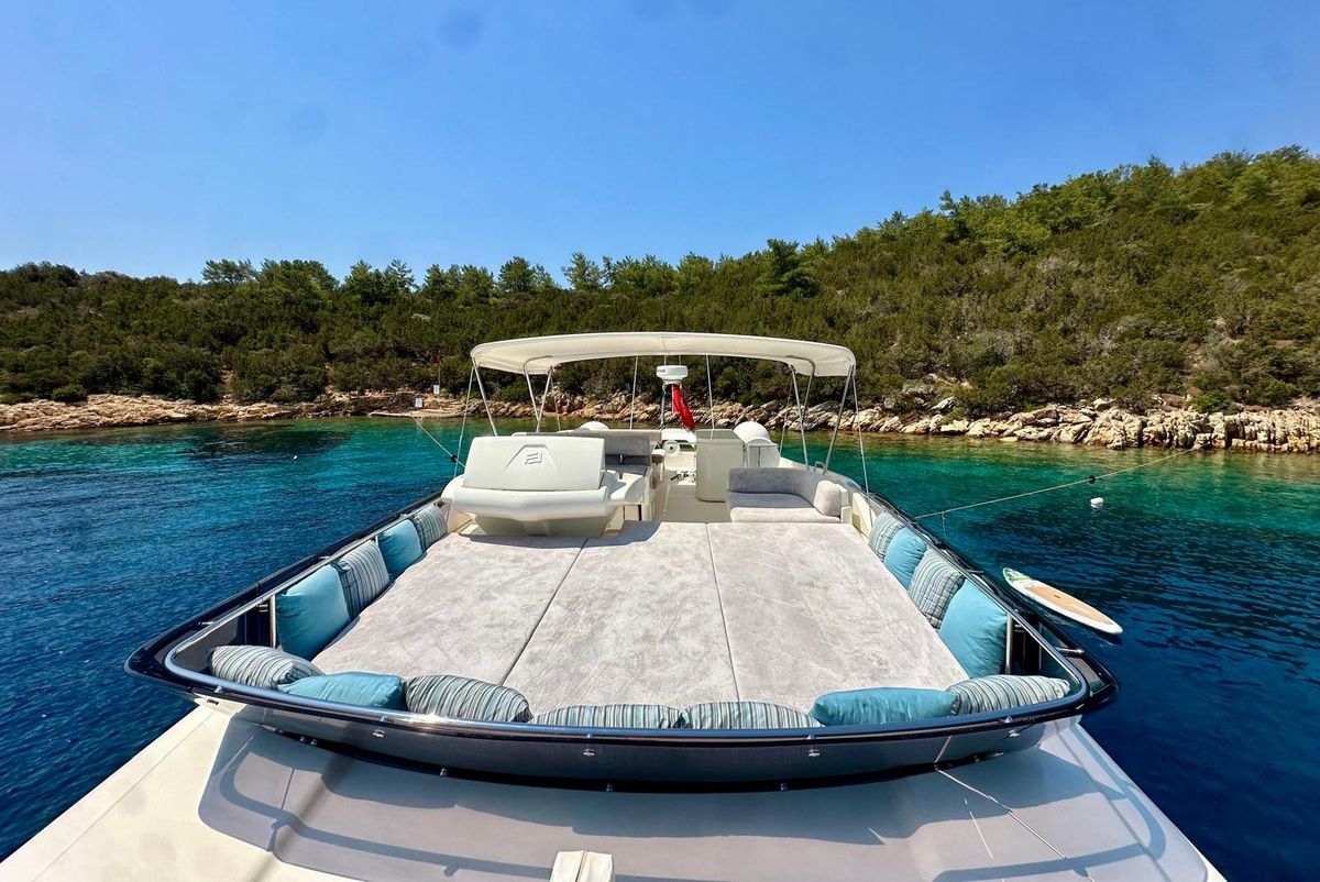 2013 Ferretti Yachts 69 