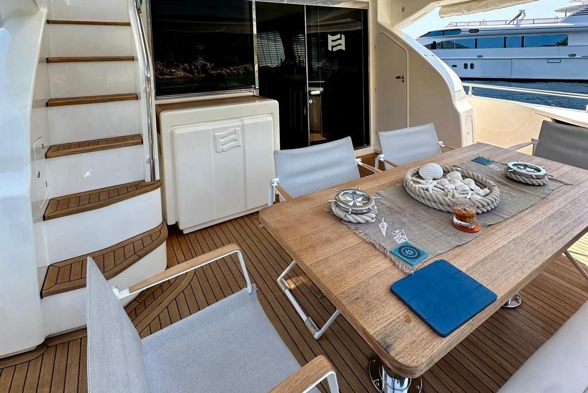 2013 Ferretti Yachts 69 