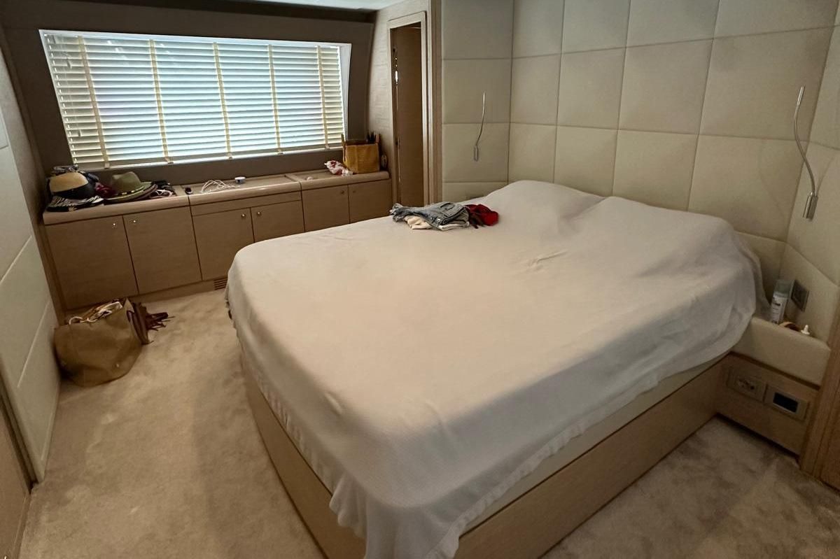 2013 Ferretti Yachts 69 