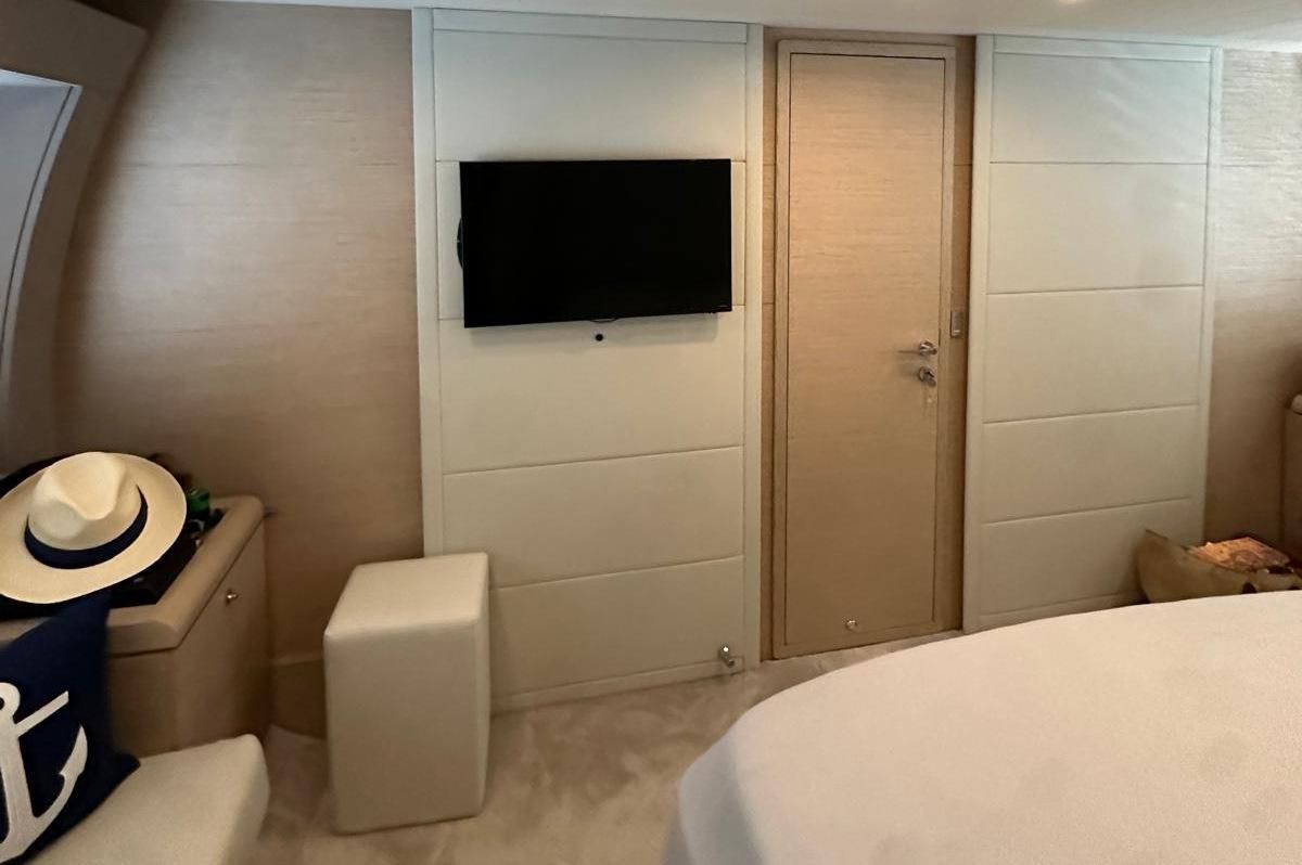 2013 Ferretti Yachts 69 